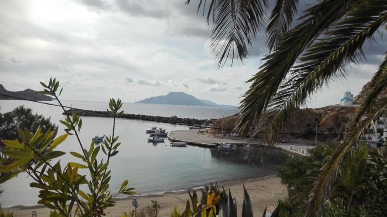 Arkasa Karpathos Seafront Paradisos Фойникион Экстерьер фото