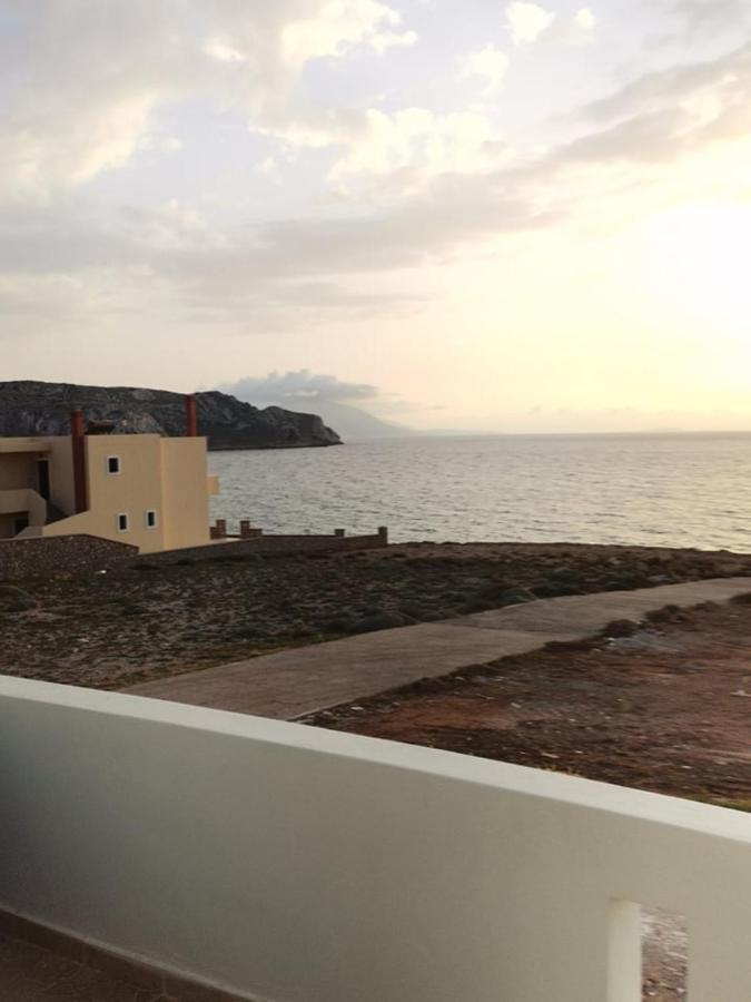 Arkasa Karpathos Seafront Paradisos Фойникион Экстерьер фото