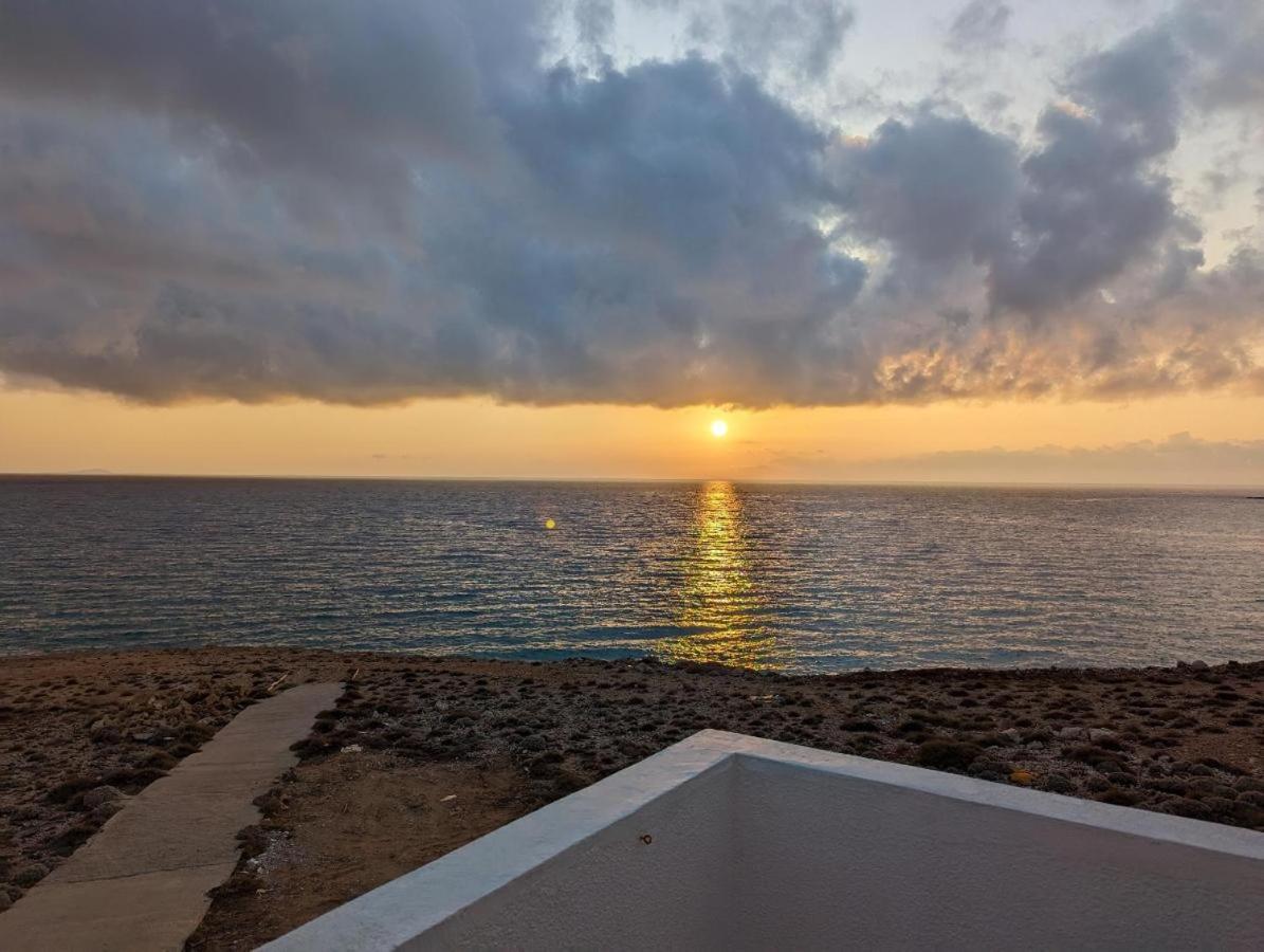 Arkasa Karpathos Seafront Paradisos Фойникион Экстерьер фото